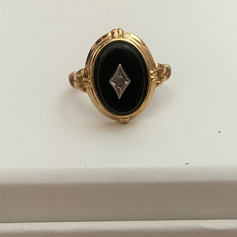 Vintage 14k Onyx & Diamond Ring